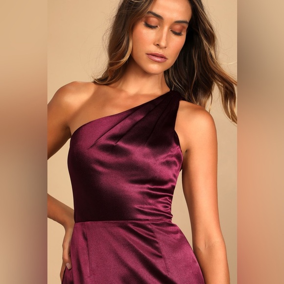 Lulu's Burgundy One-Shoulder Maxi Dress - Picture 4 of 9